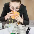 Психосоматични причини зад преяждането
