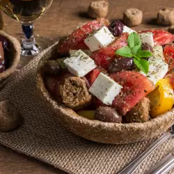 Традиционни салати от гръцката кухня