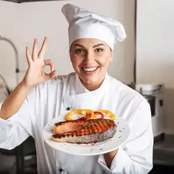 Какво съдържа сьомгата и колко често да я ядем?