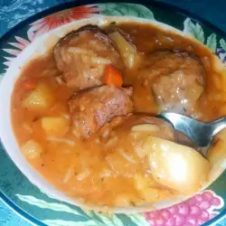 Яхния с кюфтета без запръжка