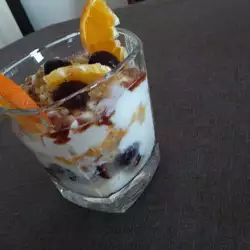 Млечен десерт с череши и портокали
