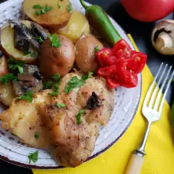 Пилешки пържоли с гъби и картофи на фурна
