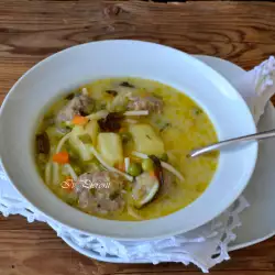 Картофена супа с наденица и грах