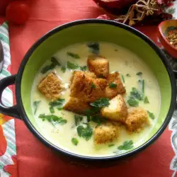 Картофена крем супа с топено сирене и крутони