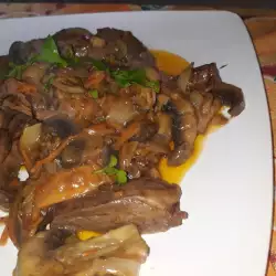 Свински сърца с гъби и зеленчуци на тиган