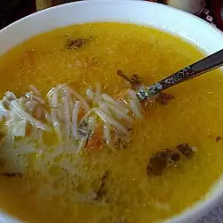 Пикантна Телешка Супа със Спагети