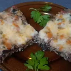 Запеканка с кайма, гъби и пушено сирене