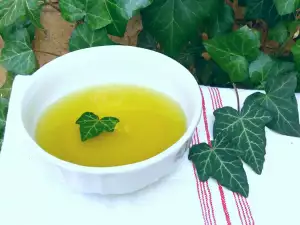 Лечение на акне с бръшлян - натурално средство от векове