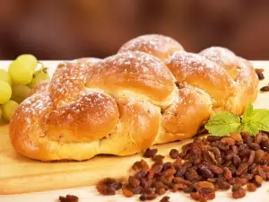 Козунак със стафиди
