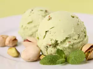 Крем от шамфъстък - ползи и кулинарни приложения