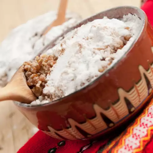 Раздаваме варено жито на Голяма Задушница