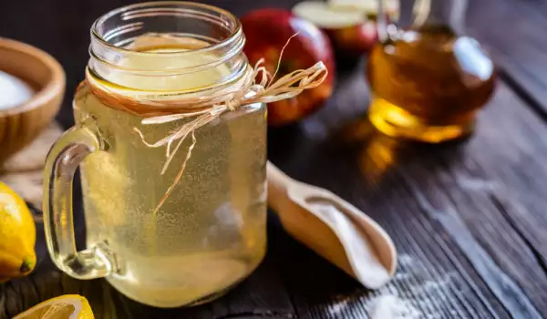 Как да си направим домашна напитка за отслабване с ябълков оцет