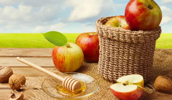 Съчетаване на плодове с мед - кога е полезно и кога вредно
