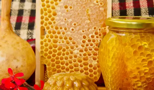 Как да разтопим захаросан мед?