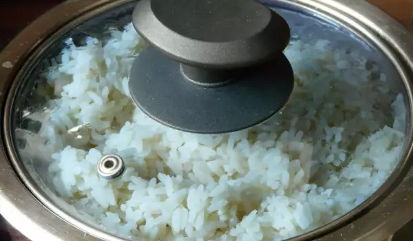 Как да разберем кога е готов оризът?