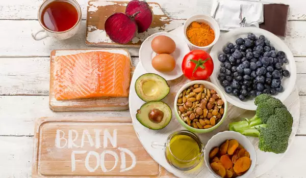 6 храни за поддържане на мозъка с напредване на годините