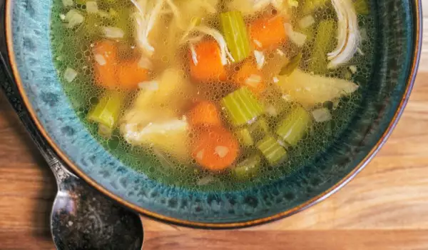 Пилешка супа с целина
