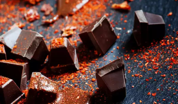 Как да приготвим домашен шоколад с чили