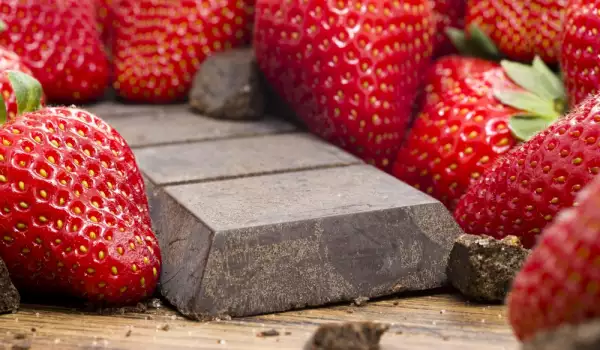 Как се правят ягоди в шоколад?