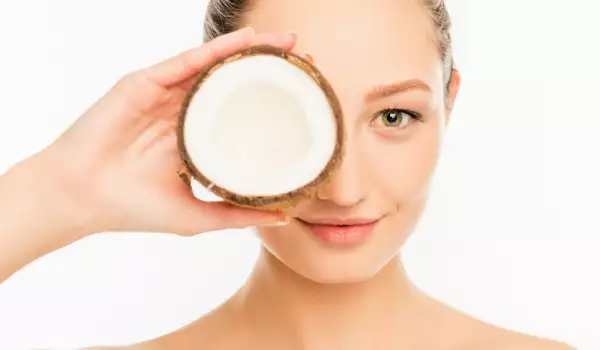 Как да помогнем на красотата и здравето си с кокосово масло