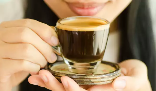Разрешено ли е безкофеиново кафе при високо кръвно?