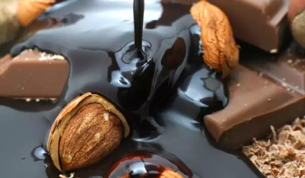 Как се прави шоколад за моделиране?
