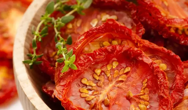 Бърза работилница: Приготвяне на сушени домати