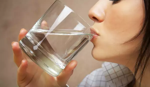 Пиенето на вода помага за отслабването