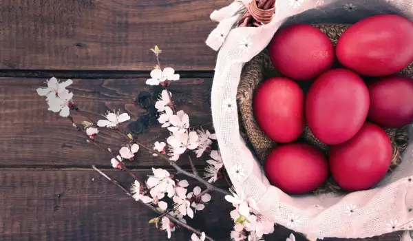 Червените яйца са традиционни за Великден