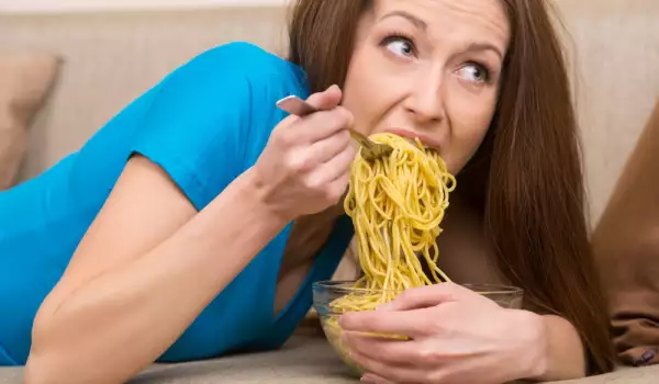 Как стресът влияе на храненето