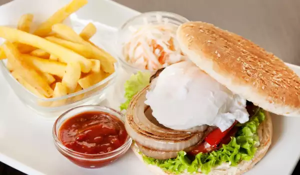 Няма да повярвате колко струва един супербургер в Египет!