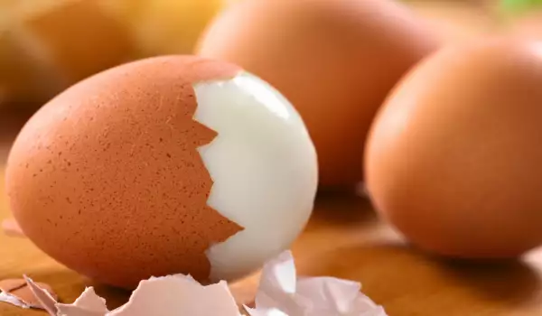 Как да обелим лесно сварени яйца