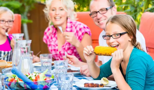 Защо семейният обяд и вечеря за важни за семейството?