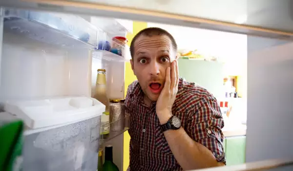 Защо да не слагате гореща храна в хладилника?