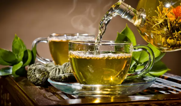 Как се прави зелен чай?