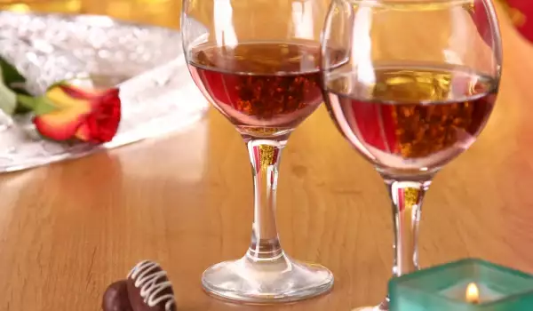 Как се прави сладко вино?