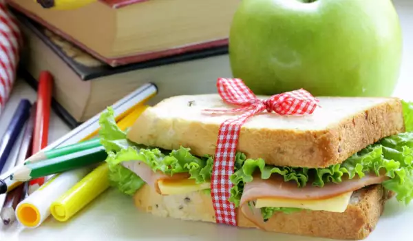 Здравословен обяд в училище