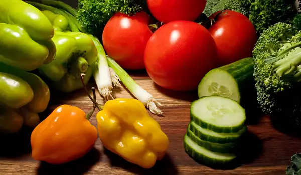 Кои зеленчуци и плодове свалят холестерола