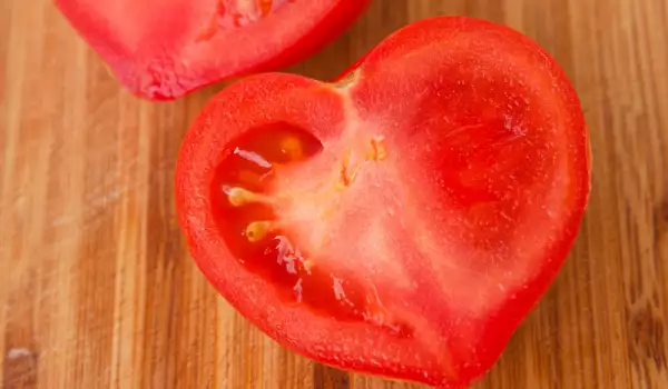 Пет причини да пиете сок от домати! Важно е