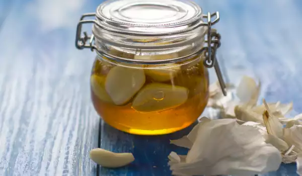 Лечебна напитка с чесън, мед и оцет - най-доброто за имунитета!