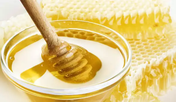 Ако ще отслабвате, яжте мед