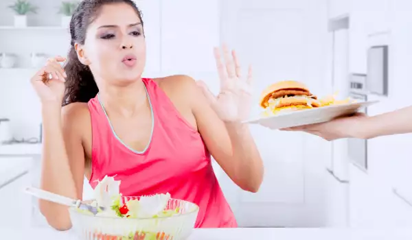 Храни и навици, които затрудняват отслабването