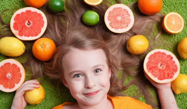 Как да накараме детето да яде плодове и зеленчуци