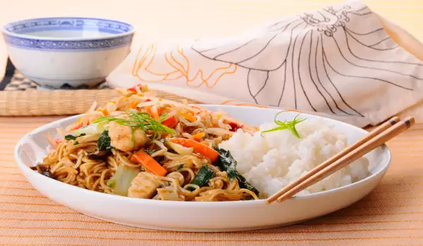 Ориз и спагети по китайски