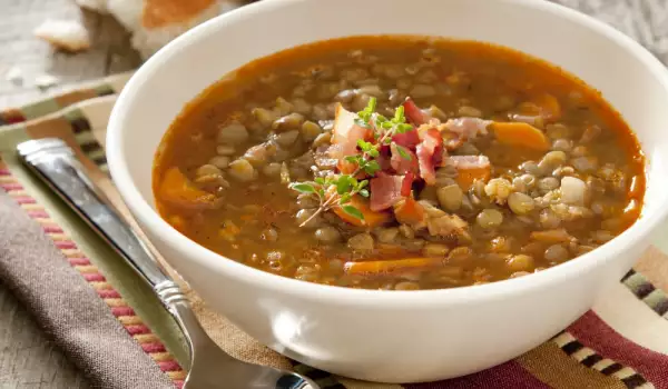 Защо супата от леща е толкова полезна?