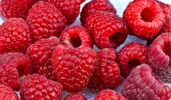 Червени малини: хранителни факти, ползи и още