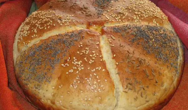 Домашен хляб със семена
