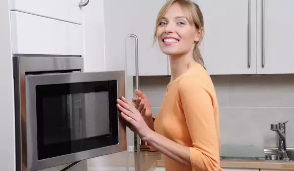 Как се почиства микровълновата печка?