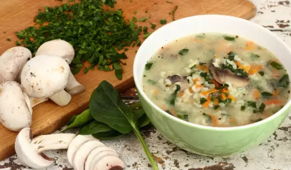 Кои подправки са подходящи за гъбена супа?