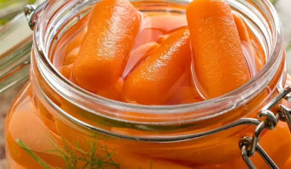 Консервирани моркови